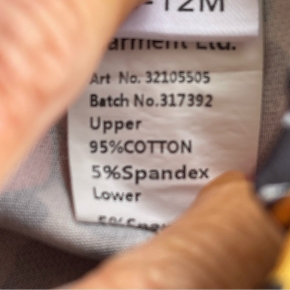 2 Piece Baby Girl Onsie/Pant Set Flutter Sleeves & Elastic Waist - Picture 9 of 9